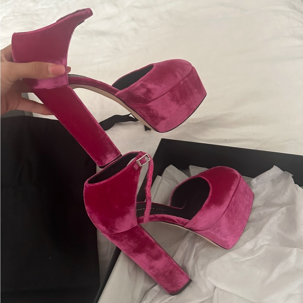 Giuseppe Zanotti - velvet platforms